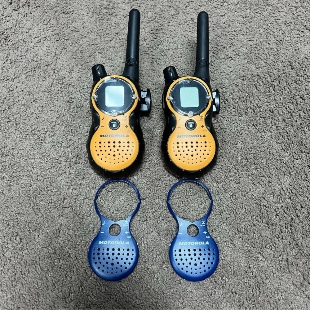 Motorola TALKABOUT T8500 Two Way Radios With Charger And Two Xtra faces set of 2 - Picture 7 of 13